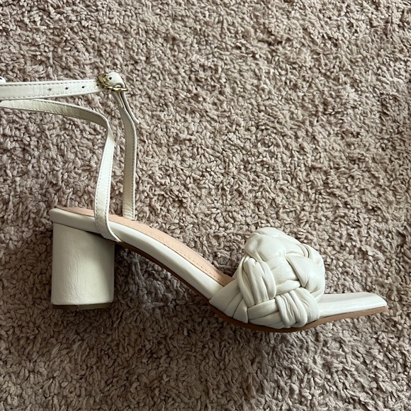 Alta White Chunky Heel - Picture 3 of 3